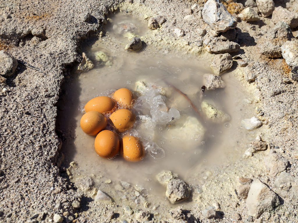 It is a funny test of geothermal power to cook eggs in one of the boiling fumaroles inside the Stefanos crater. Nisyros island. (Photo: Tobias Schorr)